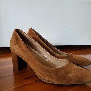 Tan suede pumps